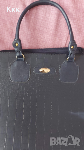 Дамска чанта, снимка 3 - Чанти - 36324205