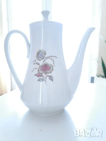 Български порцеланов чайник 23 см