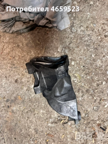 Лапа или основа закрепване тампон на двигател Мерцедес Mercedes 2.2Cdi само за 20лв. 6512230004, снимка 2 - Части - 52543833