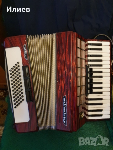 Продавам акордеон Weltmeister