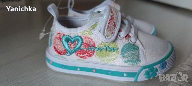 Нови бели текстилни обувки с дантела и цветя, размер 21, снимка 3 - Бебешки обувки - 40811687