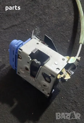 Задна Лява Ключалка - Брава със Жило Ауди А3 8L
- 4A0839015D, снимка 3 - Части - 47534190