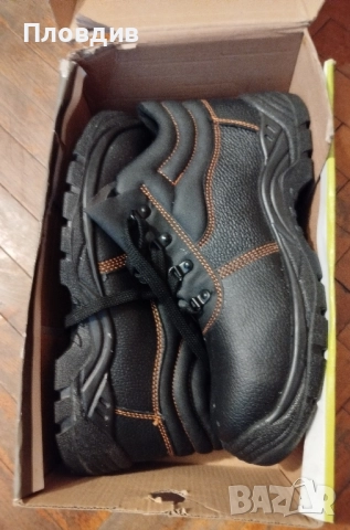 Мъжки обувки 44 номер, снимка 2 - Ежедневни обувки - 52290176