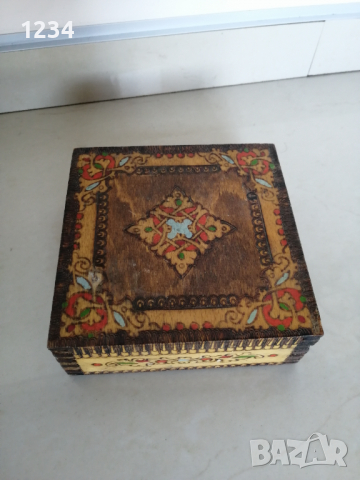Дървена кутия 14 х 14 h 5 см. , снимка 1