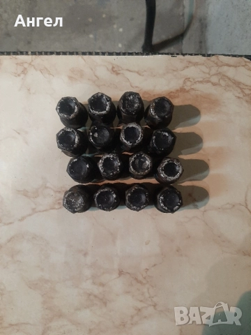 продавам гайки за хюндай 