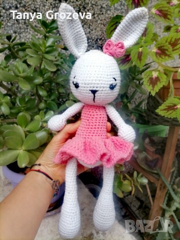 Ръчно плетени зайчета, снимка 2 - Плюшени играчки - 41715302