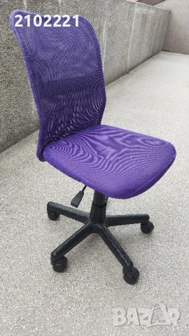 Лилав стол, снимка 2 - Столове - 49267936