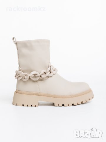 Дамски боти в бежов цвят модел: U9AX96030-1 Beige