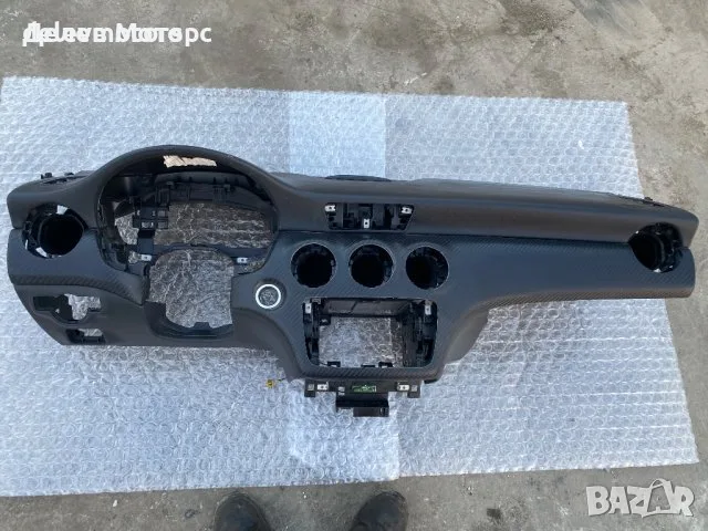 Арматурно табло с еърбег от Mercedes GLA X156, 2016 г., 17668013019H68 в автоморга Delev Motors, меж