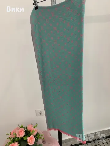 Шал на Louis Vuitton, снимка 4 - Шалове - 48981211