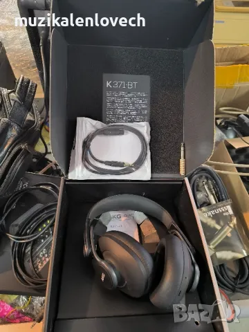 AKG K371-BT

Closed studio headphones with Bluetooth

професионални затворени слушалки, снимка 1