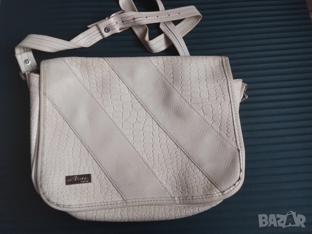 Ретро дамска чанта на емблематичната българска фирма Lada / Лада София