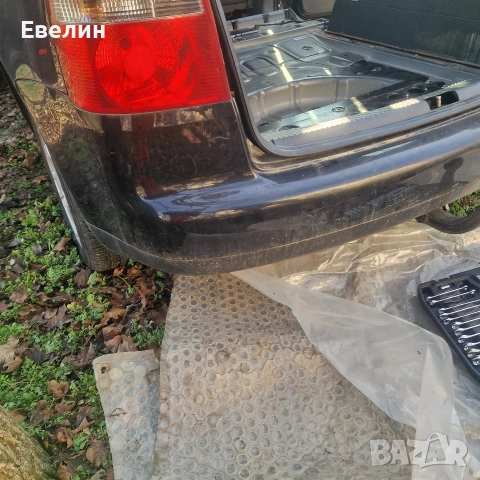 задна броня черна VW Touran 2006г, снимка 2 - Части - 52851868