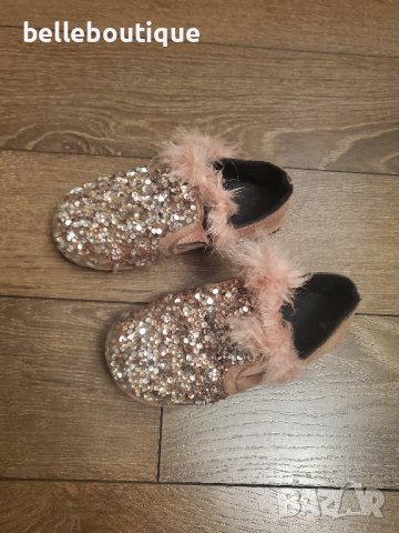 Страхотни обувки с камъни и перца 29 номер