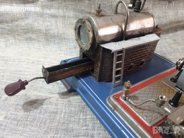 Старинен действащ модел  на парна машина, снимка 4 - Антикварни и старинни предмети - 47728579