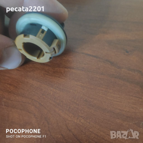 Продавам - фасунга мигач за пежо 307 фейс, снимка 3 - Части - 36211157