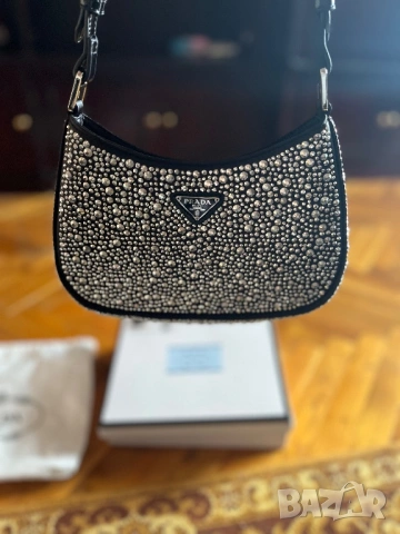 Prada красива чантичка
