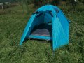 Продавам чисто нова синя много лека двуслойна палатка с алуминиеви рейки и два входа , снимка 2