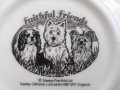 порцеланова декоративна колекционерска чинийка с куче от Англия, снимка 2