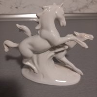 Порцеланова статуетка на диви коне, снимка 3 - Статуетки - 40420202