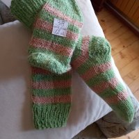 Ръчно плетени дамски чорапи от вълна, размер 38, снимка 1 - Дамски чорапи - 41931925