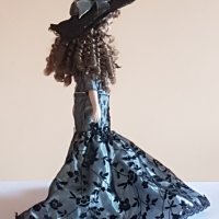 Порцеланова кукла със стойка , снимка 3 - Кукли - 41745901