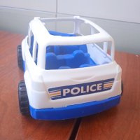 Полицейска кола made in France , снимка 1 - Коли, камиони, мотори, писти - 42002248