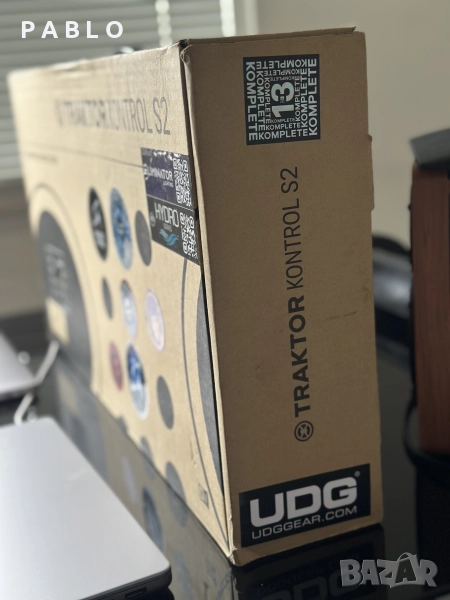 DJ контролер Native Instruments Traktor Kontrol S2 Mk3, 2 канала, 16 падове, многоцветен, снимка 1