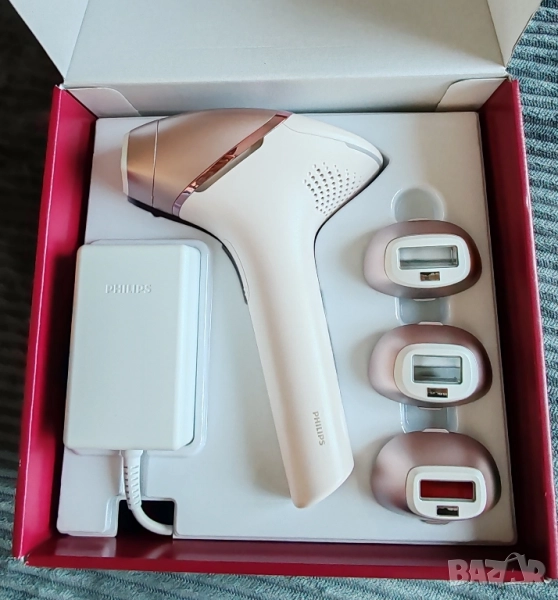 Фотоепилатор IPL Philips Lumea Series 9900 BRI977/00, снимка 1