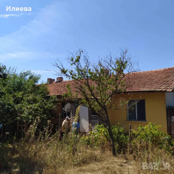 Продавам къща в с. Стражица на 6 км.  от морето , снимка 1