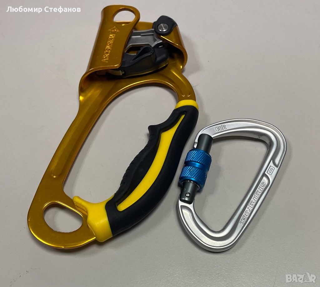 Самохват PETZL ASCENSION(десен) и карабинер SINGING ROCK COLT , снимка 1
