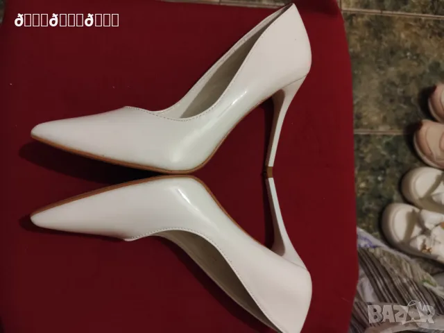 Обувки , снимка 2 - Дамски обувки на ток - 48312637
