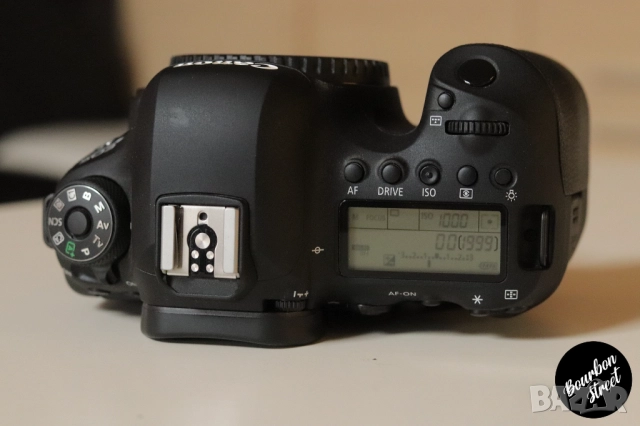 🔥Canon 6D Mark II body на само 2 200 кадъра!, снимка 4 - Фотоапарати - 52705693