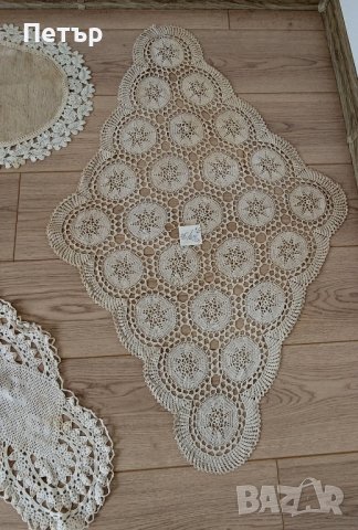 Ръчно плетени и бродирани покривки, снимка 6 - Декорация за дома - 44475660