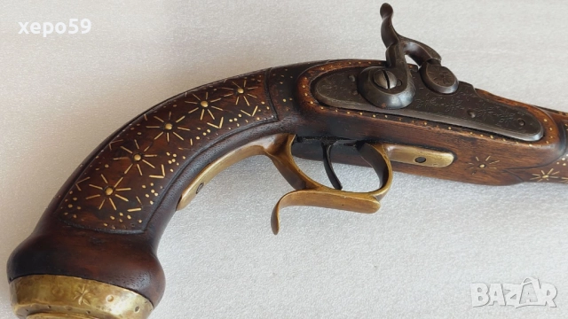 Капсулен пищов в отлично състояние-гравирана цев и златни набивки ,револвер, ятаган,сабя,щик, снимка 9 - Антикварни и старинни предмети - 52217537