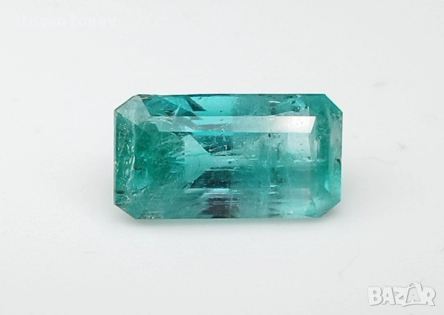 Магнетичен естествен изумруд с цвят на лагуна 2.08кт! Сертифициран! Нов!, снимка 5 - Други - 53652142