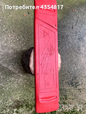 Оригинален Volvo Авариен Триъгълник, снимка 2 - Части - 52818368