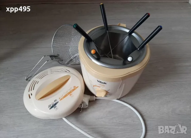Фритюрник с малка мазина Vitek VT-1535 като нов, снимка 2 - Фритюрници - 55730201