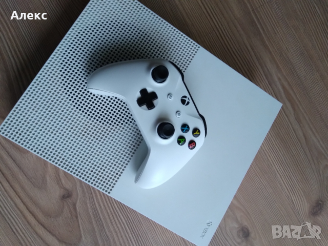 Xbox One S 500 GB + игри, снимка 1 - Xbox конзоли - 36425853
