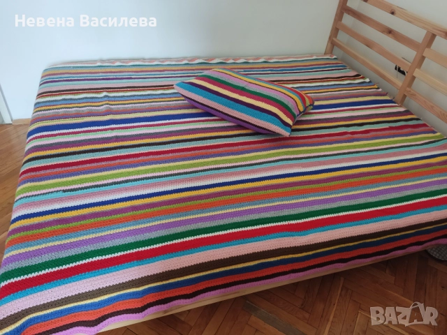 Ръчно излетен комплект на една кука - шалте/одеяло с 4 калъфки за възглавници.   , снимка 8 - Покривки за легло - 52887625