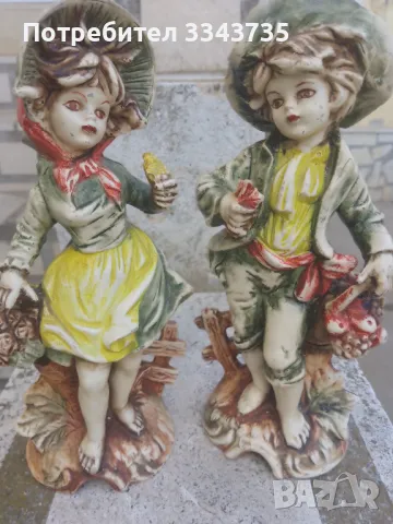 Красиви статуетки на момче и момиче Capodimonte В-21см Ш -8см.