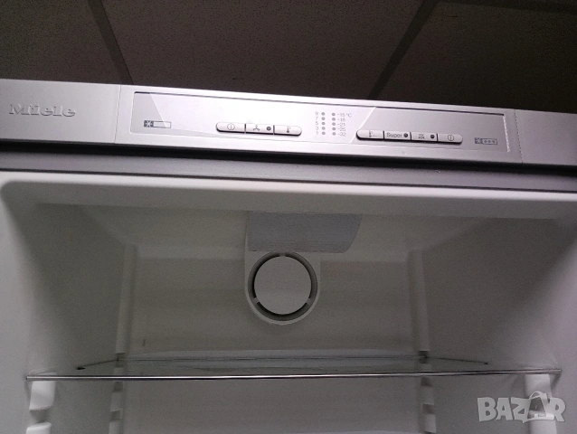 Иноксов комбиниран хладилник с фризер Миеле Miele Made in Germany с две години гаранция!, снимка 2 - Хладилници - 53104065