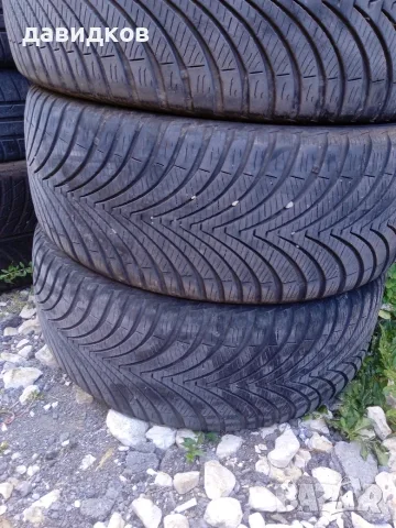 225/40/18 все сезонни гуми 2 бр.