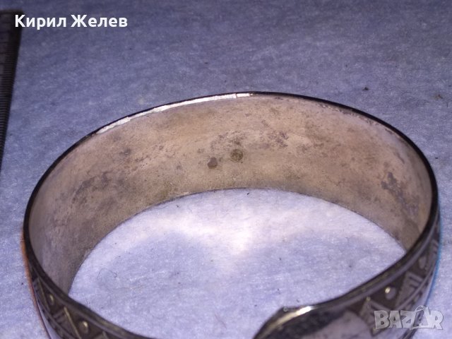 СТИЛНО КЛАСИЧЕСКИ ОРНАМЕНТИРАНА СТАРА ЛАКИРАНА МЕСИНГОВА ВИНТИДЖ ГРИВНА РЕГУЛИПУЕМА 88681, снимка 7 - Гривни - 41268948