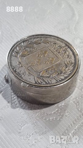 Vintage кутия за хапчета от бронз , снимка 2 - Антикварни и старинни предмети - 44449045