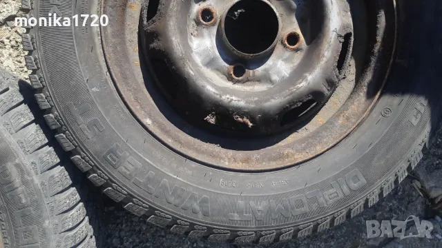 Две зимни гуми-175/70/13, снимка 3 - Гуми и джанти - 56021860