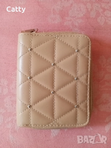 Дамско бежово портмоне , снимка 4 - Портфейли, портмонета - 52457663