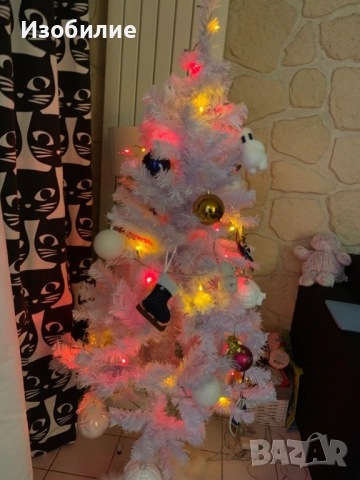 Коледна Снежно бяла или зелена елха с шишарки + пласмасова стойка  ТОП ПРЕДЛОЖЕНИЕ, снимка 16 - Декорация за дома - 52386757