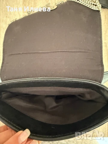 Чанта Guess за кръста, снимка 4 - Чанти - 51302657