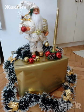 Коледна украса - дядо Коледа, свещник, гирлянди, топки, снимка 5 - Коледни подаръци - 52546124